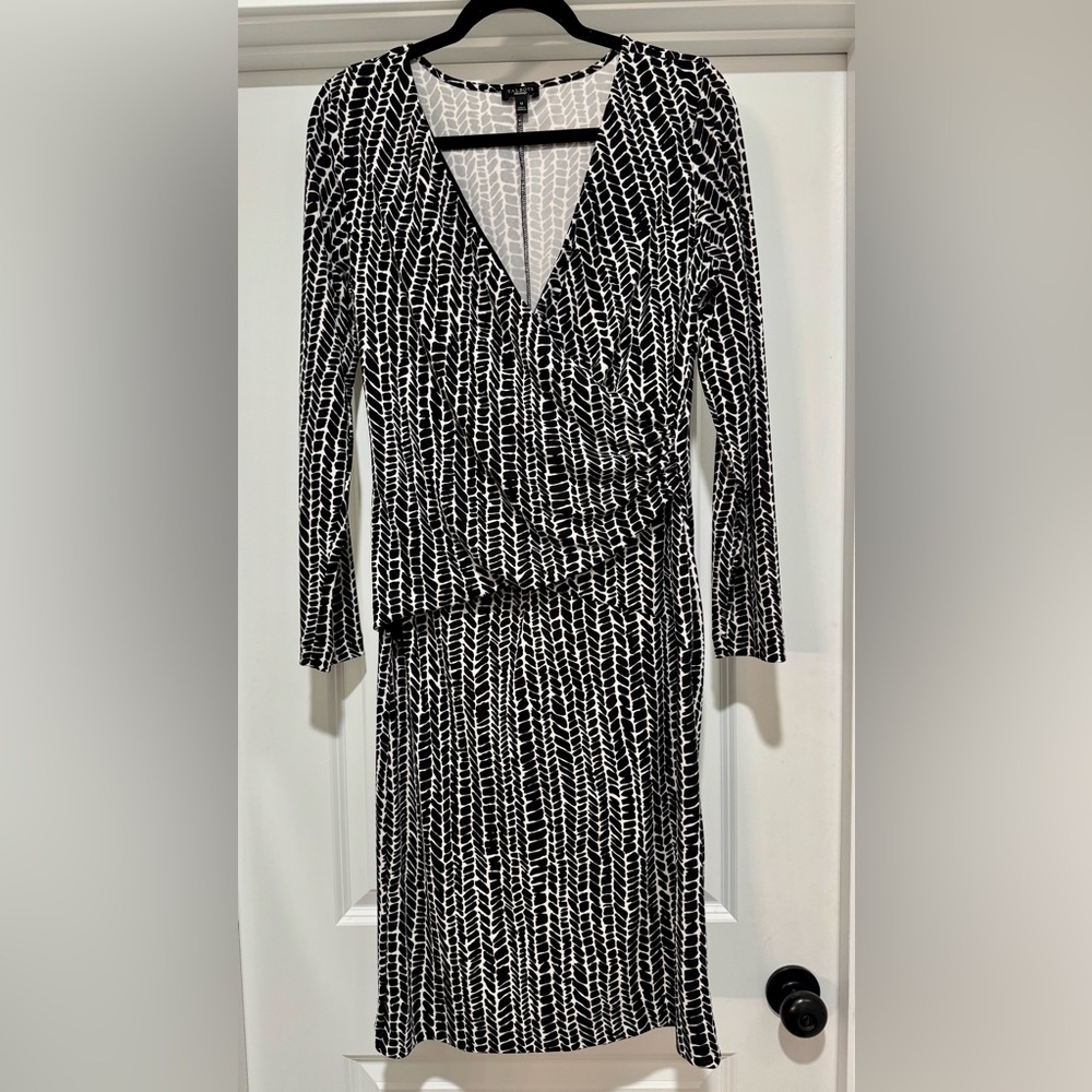 Talbots Black and White Geometric Long Sleeve Faux Wrap Dress M‎